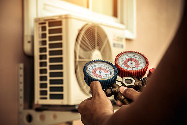 Professional Hvac technician working in Keller, TX